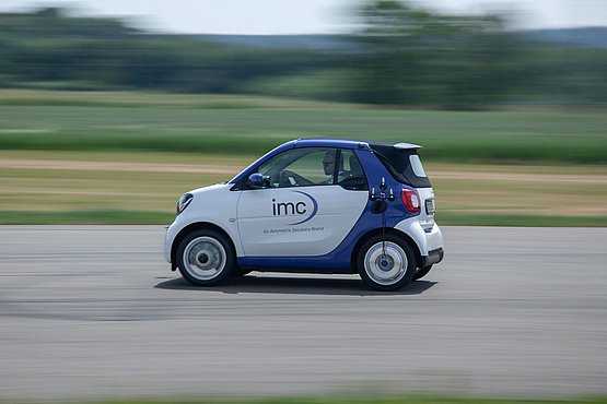 Das The imc SMART Demo-Fahrzeug, ausgestatted mit dem WFT Messrad und anderen Automotive Sensoren